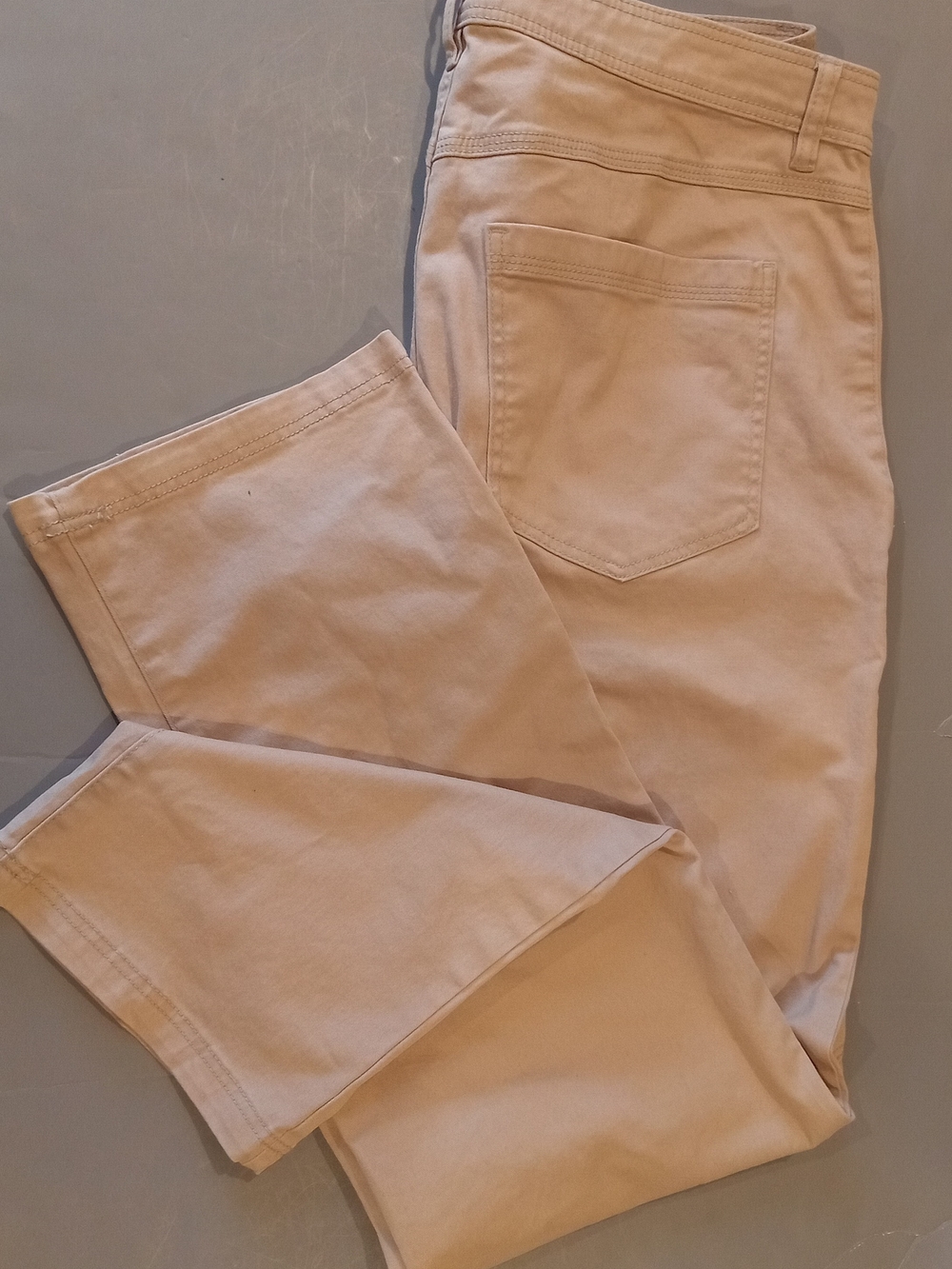 H&M Classic Tan Straight-Leg Pants Lots Of Pockets Pants Women's Size 10 NWT